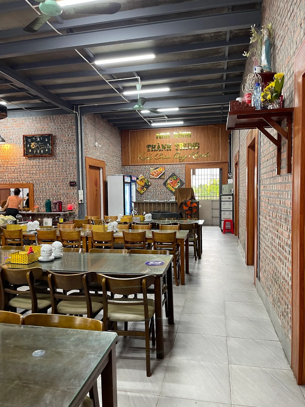Ảnh 4 — Nhà Hàng Thành Trung - Lẩu Nướng Hải Sản & Đồ Rừng