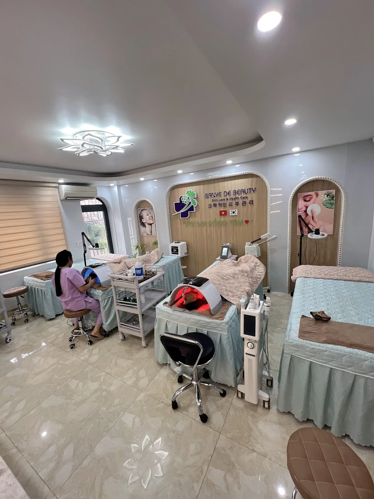 Ảnh 2 — Banye De Beauty Chăm Sóc Da |Nặn Mụn, Trị Nám Uy Tín| Triệt Lông Lạnh | Trị Liệu Cổ , Vai, Gáy| Phun xăm hiện đại