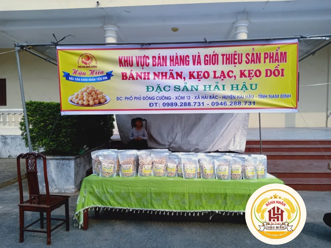 Ảnh Bánh nhãn hậu hiến